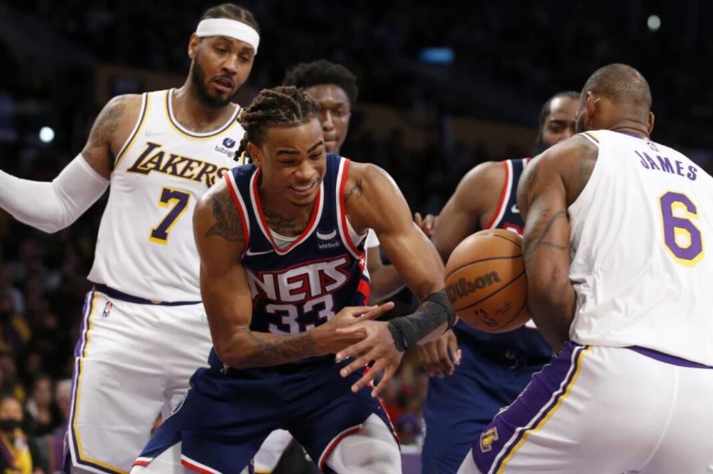 四川队鏖战篮网，詹姆斯惊艳四座