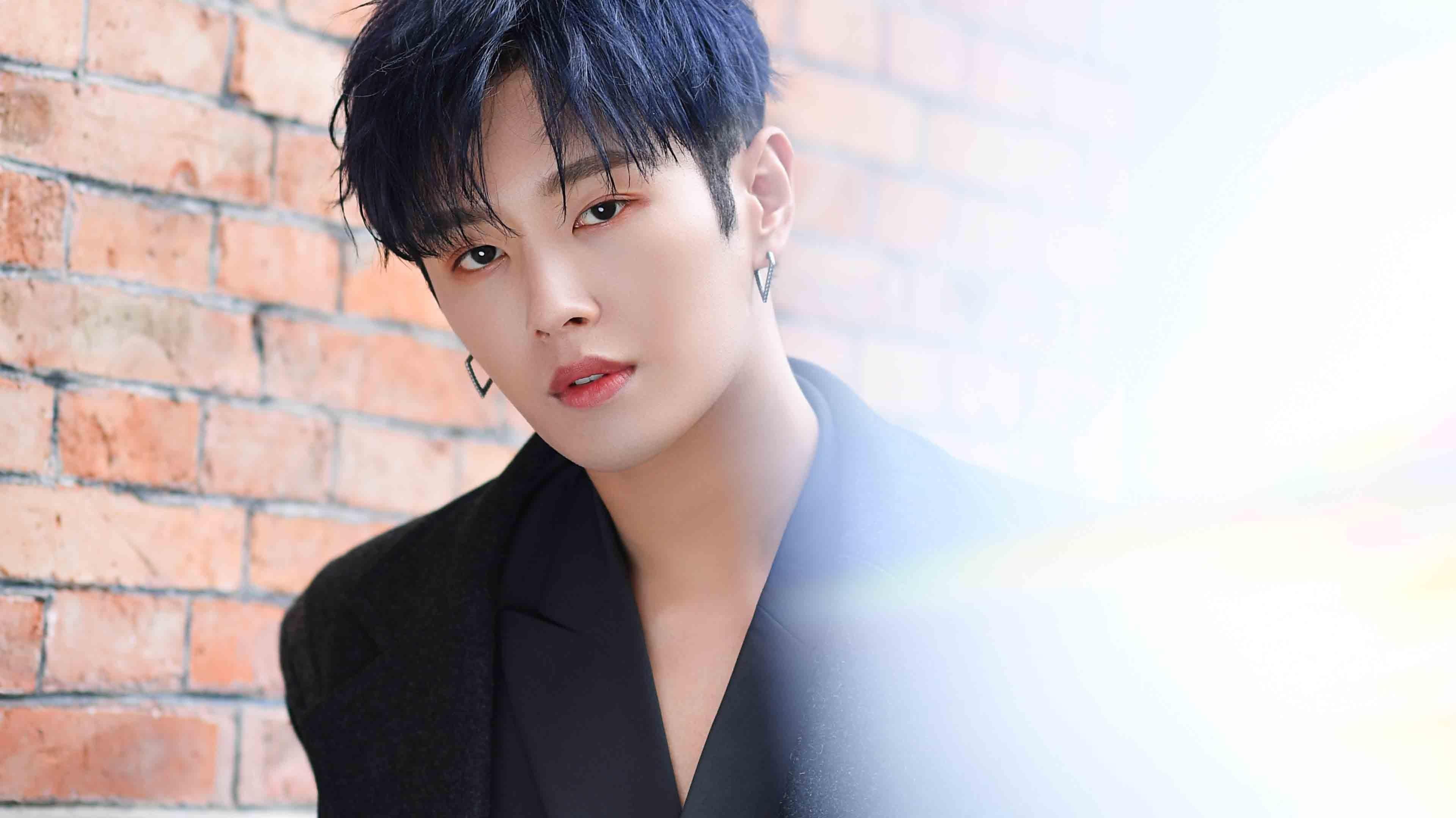 巨人倒下时，一个声音说不